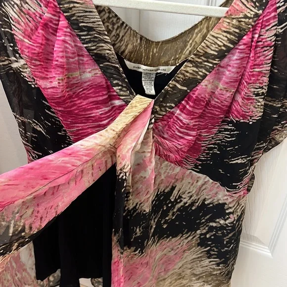 Diane Von furstenberg beautiful silk top - Picture 2 of 4